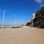 Sea View Golem شقة