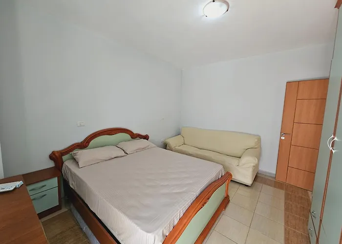 Sea View Golem 公寓 *